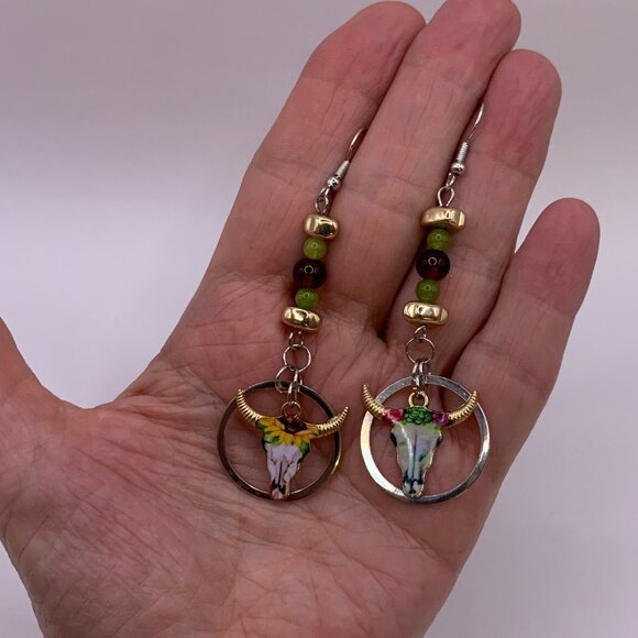 Long Horn Cow Cattle Skull Gemstone Beads Dangle Handmade Pierced Earrings LR130 - Picture 5 of 5